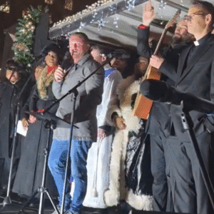 Tommy Robinson at carol concert 13 Dec 2025